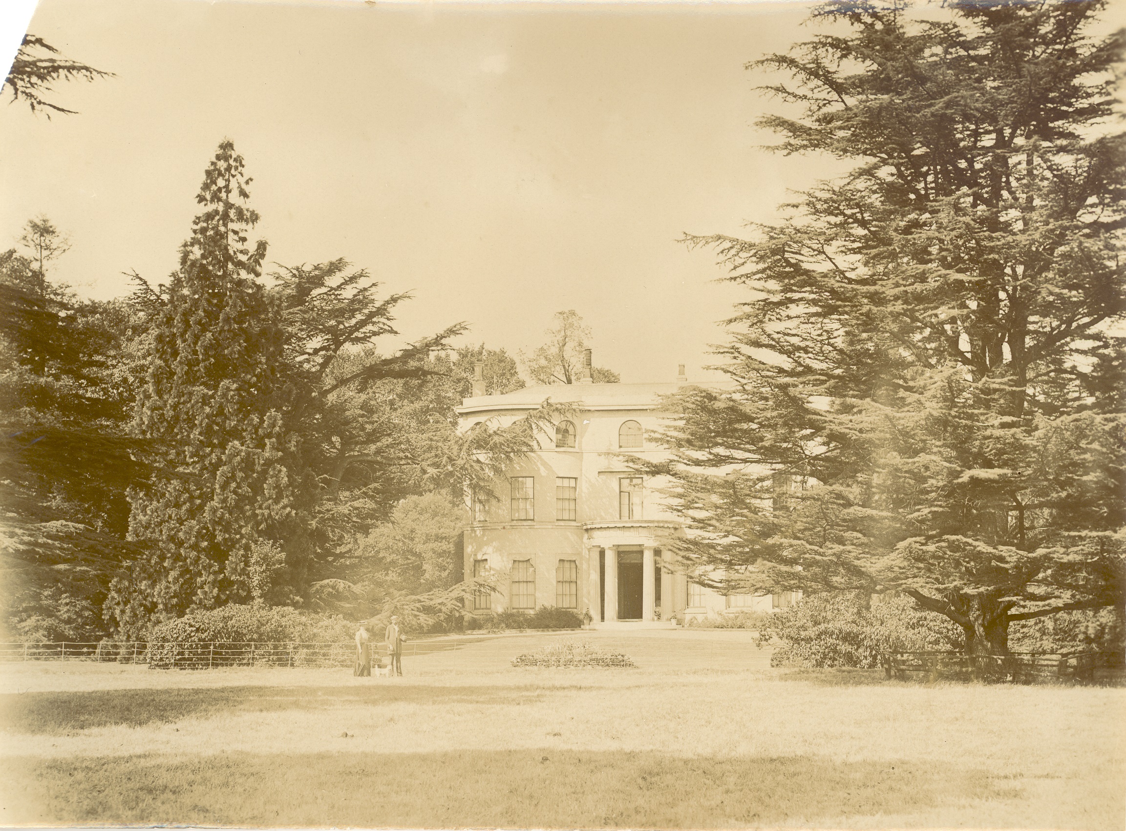 A photograph of Apps Court and the surrounding estate in 1894, just 3 years before Fanny Gill moved out of the property and 4 years before it was sold the the Southward and Vauxhall Water Company, who demolished it.